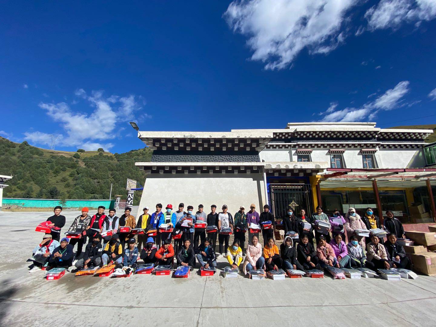 长沙睿达碳中和技术服务有限公司公益回顾丨家国同欢月同圆 温暖满载甘孜州(图8) 长沙睿达碳中和技术服务有限公司公益回顾丨家国同欢月同圆 温暖满载甘孜州(图8)